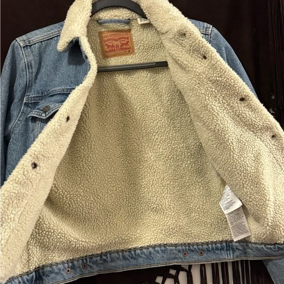 Levi's Denim Shearling lined Jacket (accessories NOT included) - Picture 3 of 4